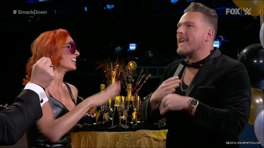 WWE_Friday_Night_SmackDown_2021_12_31_WWE_s_Top_Ten_Moments_Of_2021_720p_HDTV_x264-NWCHD_mp4_001116883.jpg