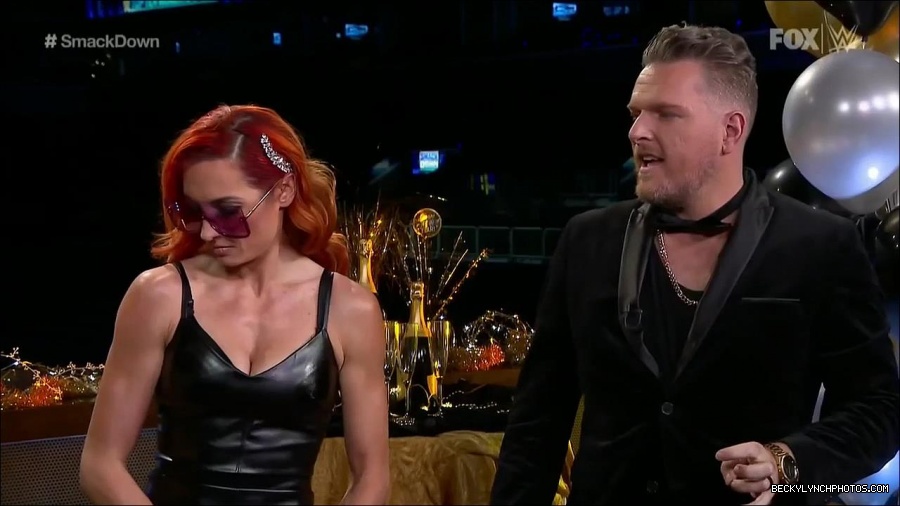 WWE_Friday_Night_SmackDown_2021_12_31_WWE_s_Top_Ten_Moments_Of_2021_720p_HDTV_x264-NWCHD_mp4_001144511.jpg