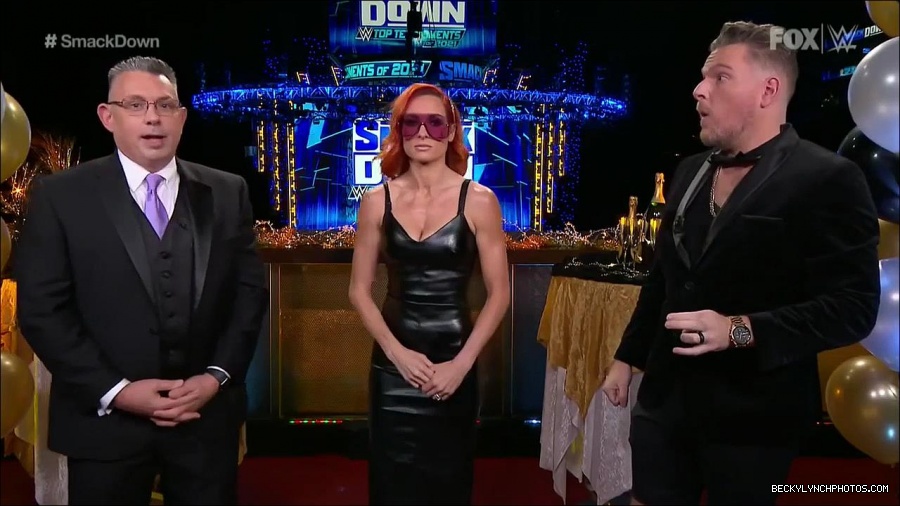 WWE_Friday_Night_SmackDown_2021_12_31_WWE_s_Top_Ten_Moments_Of_2021_720p_HDTV_x264-NWCHD_mp4_001146913.jpg