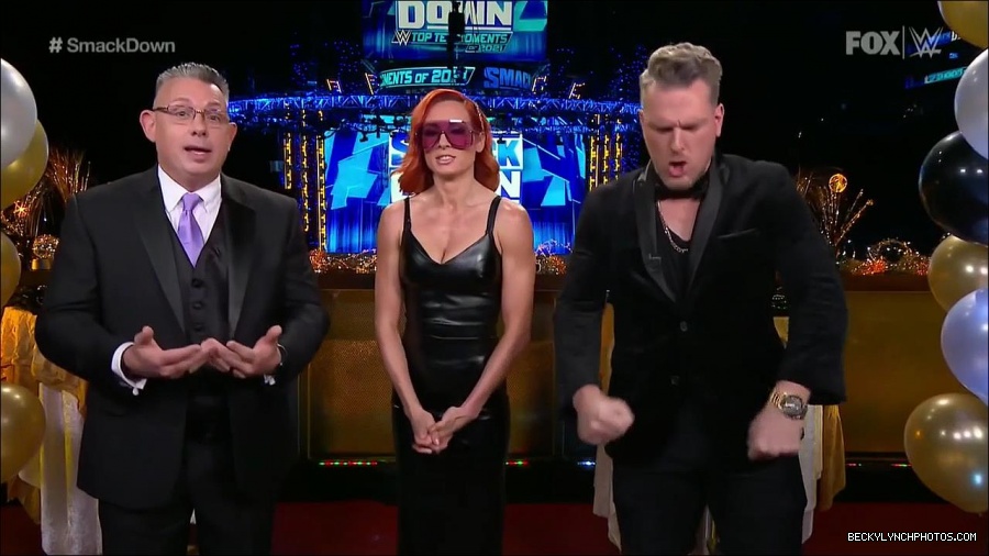 WWE_Friday_Night_SmackDown_2021_12_31_WWE_s_Top_Ten_Moments_Of_2021_720p_HDTV_x264-NWCHD_mp4_001150917.jpg