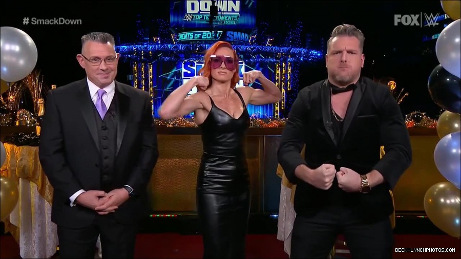 WWE_Friday_Night_SmackDown_2021_12_31_WWE_s_Top_Ten_Moments_Of_2021_720p_HDTV_x264-NWCHD_mp4_001158125.jpg
