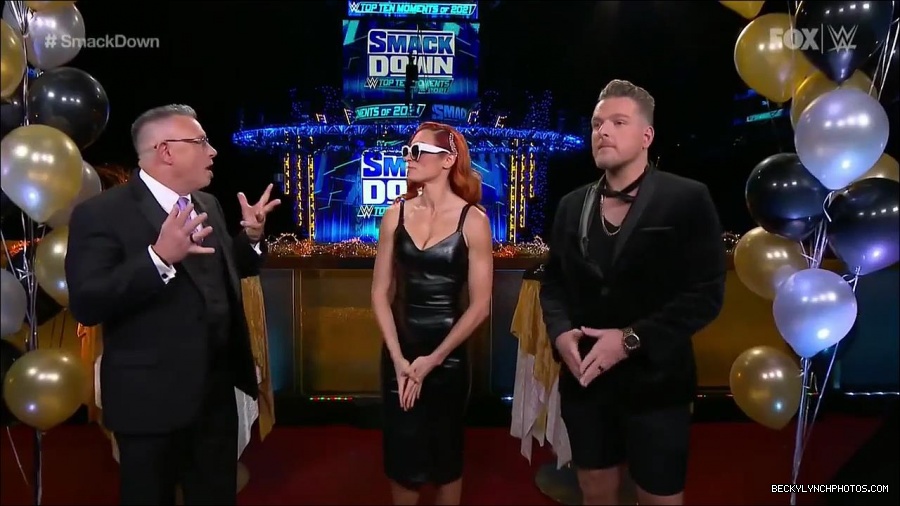 WWE_Friday_Night_SmackDown_2021_12_31_WWE_s_Top_Ten_Moments_Of_2021_720p_HDTV_x264-NWCHD_mp4_001476509.jpg