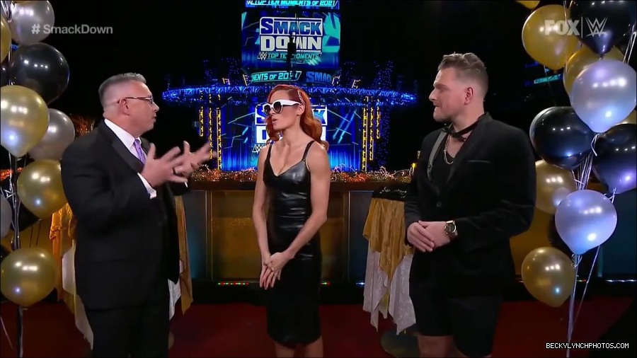 WWE_Friday_Night_SmackDown_2021_12_31_WWE_s_Top_Ten_Moments_Of_2021_720p_HDTV_x264-NWCHD_mp4_001477310.jpg
