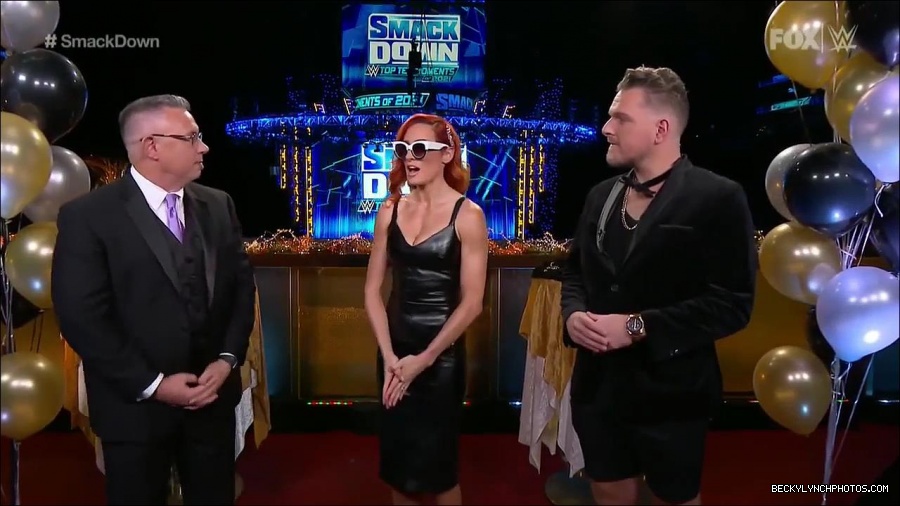 WWE_Friday_Night_SmackDown_2021_12_31_WWE_s_Top_Ten_Moments_Of_2021_720p_HDTV_x264-NWCHD_mp4_001479312.jpg