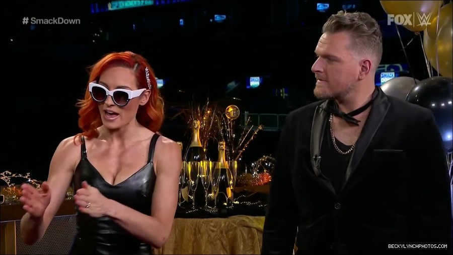 WWE_Friday_Night_SmackDown_2021_12_31_WWE_s_Top_Ten_Moments_Of_2021_720p_HDTV_x264-NWCHD_mp4_001481715.jpg