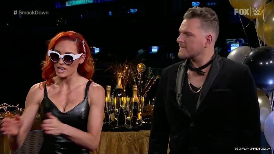 WWE_Friday_Night_SmackDown_2021_12_31_WWE_s_Top_Ten_Moments_Of_2021_720p_HDTV_x264-NWCHD_mp4_001482115.jpg