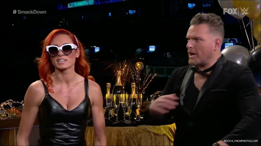 WWE_Friday_Night_SmackDown_2021_12_31_WWE_s_Top_Ten_Moments_Of_2021_720p_HDTV_x264-NWCHD_mp4_001491324.jpg