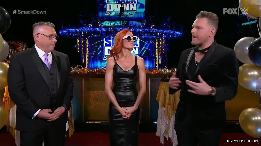 WWE_Friday_Night_SmackDown_2021_12_31_WWE_s_Top_Ten_Moments_Of_2021_720p_HDTV_x264-NWCHD_mp4_001495328.jpg