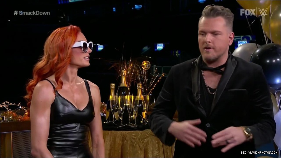 WWE_Friday_Night_SmackDown_2021_12_31_WWE_s_Top_Ten_Moments_Of_2021_720p_HDTV_x264-NWCHD_mp4_001497731.jpg