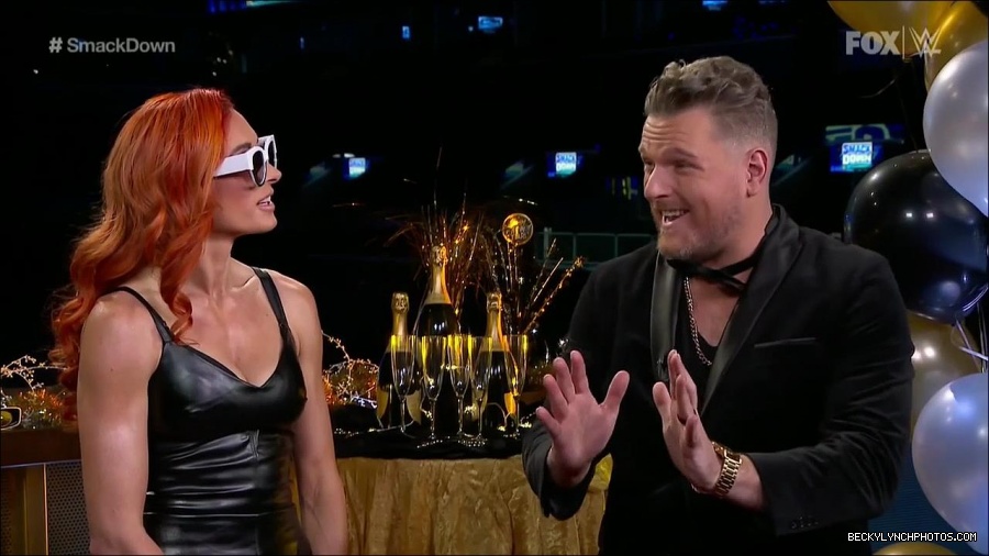 WWE_Friday_Night_SmackDown_2021_12_31_WWE_s_Top_Ten_Moments_Of_2021_720p_HDTV_x264-NWCHD_mp4_001500934.jpg