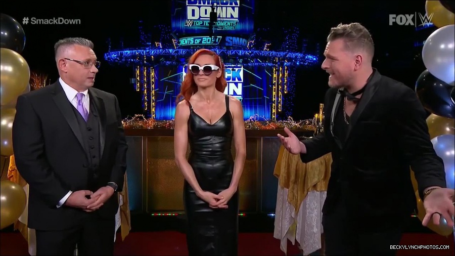 WWE_Friday_Night_SmackDown_2021_12_31_WWE_s_Top_Ten_Moments_Of_2021_720p_HDTV_x264-NWCHD_mp4_001502535.jpg