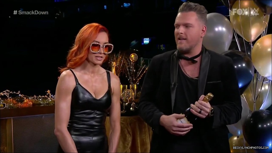 WWE_Friday_Night_SmackDown_2021_12_31_WWE_s_Top_Ten_Moments_Of_2021_720p_HDTV_x264-NWCHD_mp4_001816717.jpg