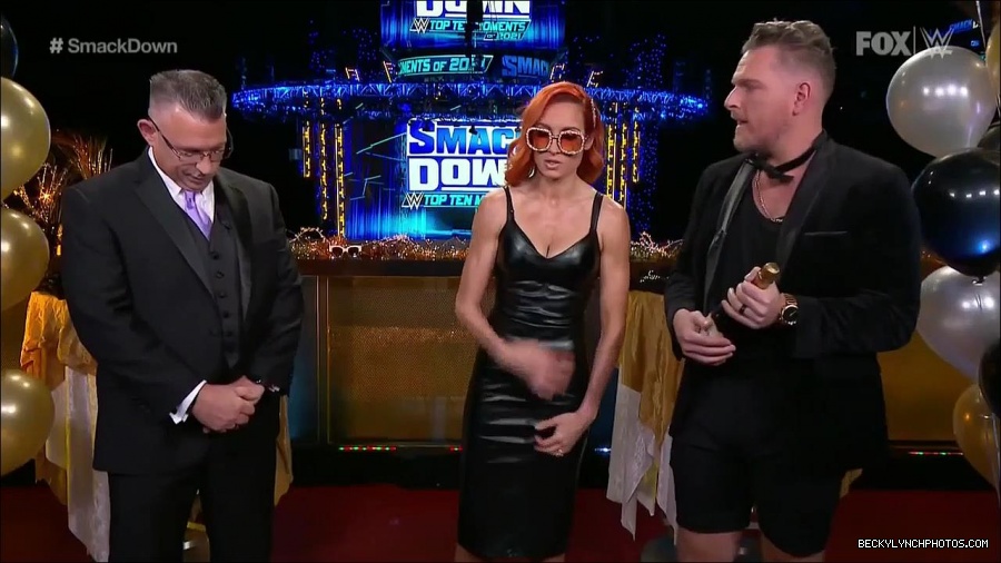 WWE_Friday_Night_SmackDown_2021_12_31_WWE_s_Top_Ten_Moments_Of_2021_720p_HDTV_x264-NWCHD_mp4_001817117.jpg