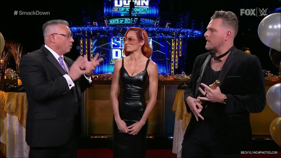 WWE_Friday_Night_SmackDown_2021_12_31_WWE_s_Top_Ten_Moments_Of_2021_720p_HDTV_x264-NWCHD_mp4_001842743.jpg
