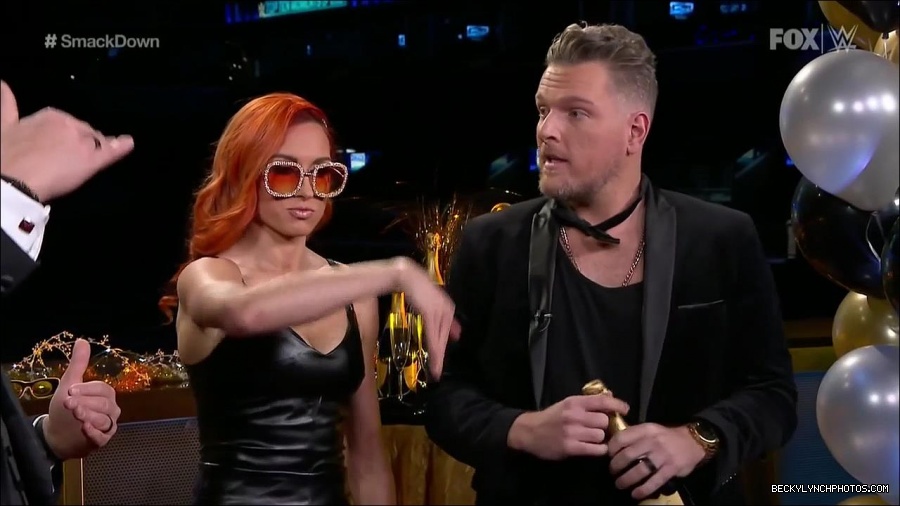 WWE_Friday_Night_SmackDown_2021_12_31_WWE_s_Top_Ten_Moments_Of_2021_720p_HDTV_x264-NWCHD_mp4_001846346.jpg
