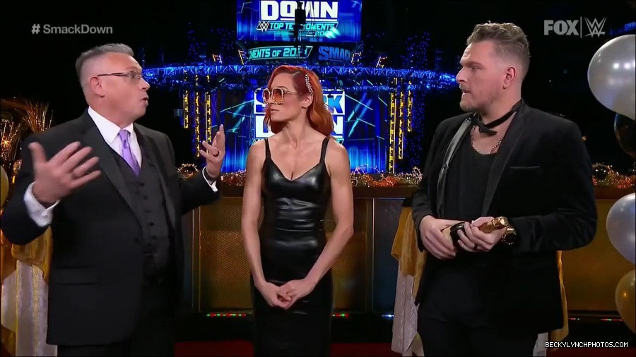WWE_Friday_Night_SmackDown_2021_12_31_WWE_s_Top_Ten_Moments_Of_2021_720p_HDTV_x264-NWCHD_mp4_001847948.jpg