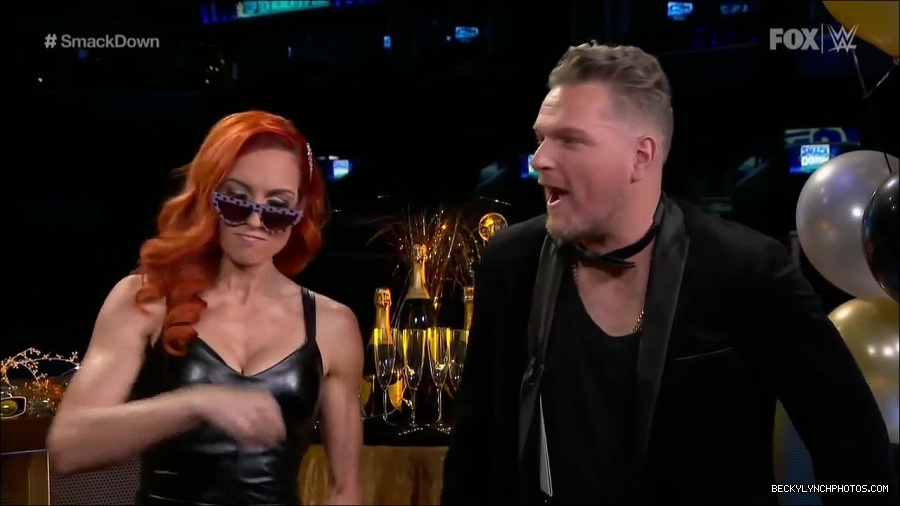 WWE_Friday_Night_SmackDown_2021_12_31_WWE_s_Top_Ten_Moments_Of_2021_720p_HDTV_x264-NWCHD_mp4_002111111.jpg