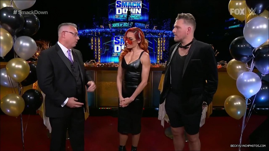 WWE_Friday_Night_SmackDown_2021_12_31_WWE_s_Top_Ten_Moments_Of_2021_720p_HDTV_x264-NWCHD_mp4_002570705.jpg