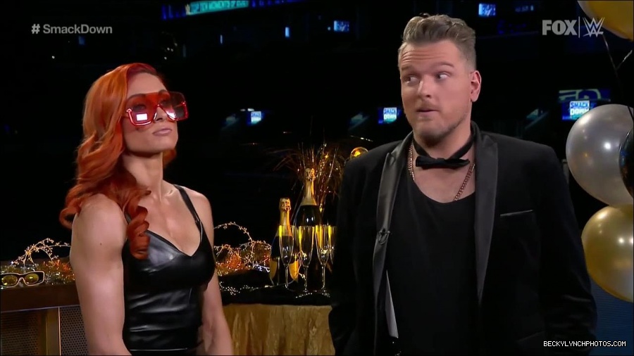 WWE_Friday_Night_SmackDown_2021_12_31_WWE_s_Top_Ten_Moments_Of_2021_720p_HDTV_x264-NWCHD_mp4_002575109.jpg