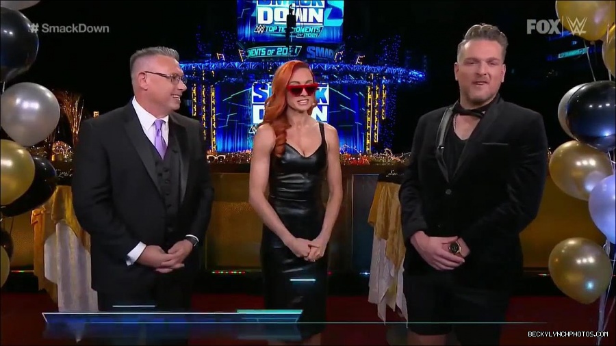 WWE_Friday_Night_SmackDown_2021_12_31_WWE_s_Top_Ten_Moments_Of_2021_720p_HDTV_x264-NWCHD_mp4_003917785.jpg