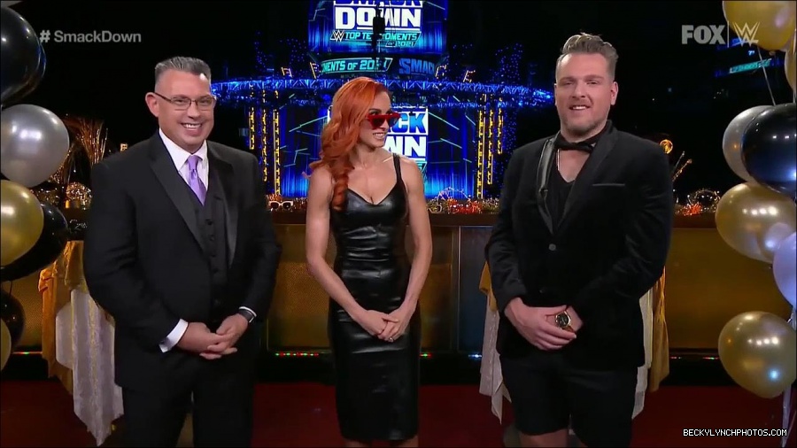 WWE_Friday_Night_SmackDown_2021_12_31_WWE_s_Top_Ten_Moments_Of_2021_720p_HDTV_x264-NWCHD_mp4_003919386.jpg