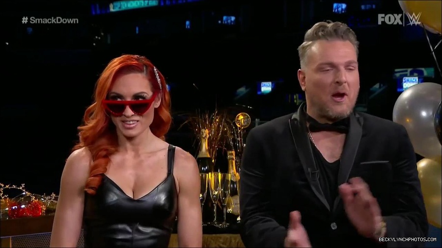 WWE_Friday_Night_SmackDown_2021_12_31_WWE_s_Top_Ten_Moments_Of_2021_720p_HDTV_x264-NWCHD_mp4_003920988.jpg
