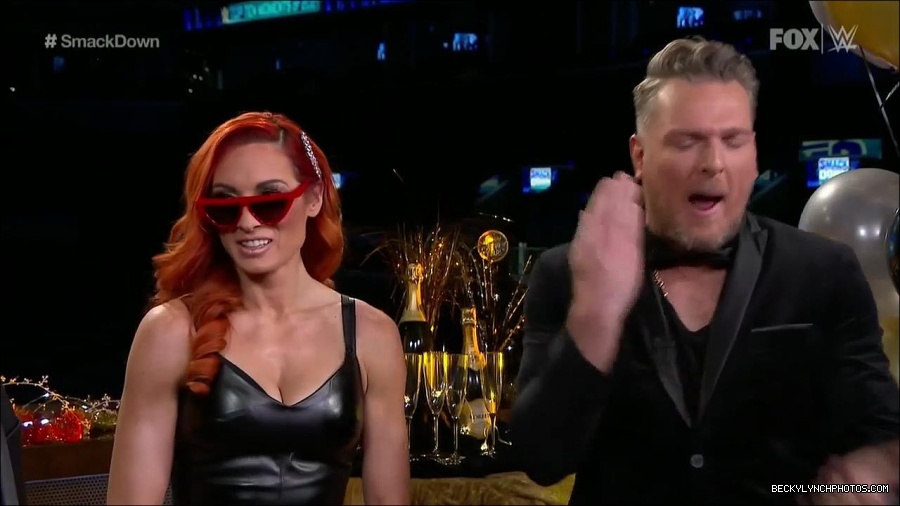 WWE_Friday_Night_SmackDown_2021_12_31_WWE_s_Top_Ten_Moments_Of_2021_720p_HDTV_x264-NWCHD_mp4_003921388.jpg