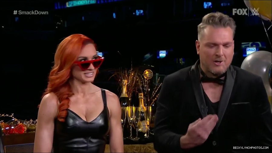 WWE_Friday_Night_SmackDown_2021_12_31_WWE_s_Top_Ten_Moments_Of_2021_720p_HDTV_x264-NWCHD_mp4_003921789.jpg