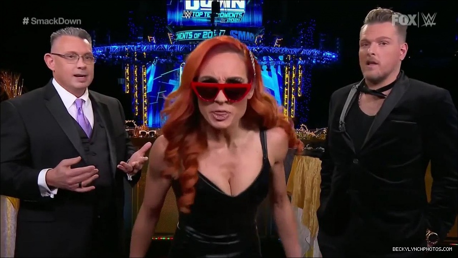 WWE_Friday_Night_SmackDown_2021_12_31_WWE_s_Top_Ten_Moments_Of_2021_720p_HDTV_x264-NWCHD_mp4_003947014.jpg