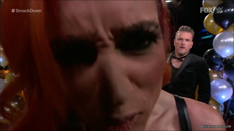 WWE_Friday_Night_SmackDown_2021_12_31_WWE_s_Top_Ten_Moments_Of_2021_720p_HDTV_x264-NWCHD_mp4_003953420.jpg