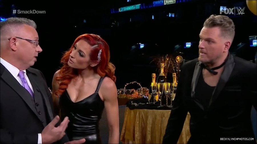 WWE_Friday_Night_SmackDown_2021_12_31_WWE_s_Top_Ten_Moments_Of_2021_720p_HDTV_x264-NWCHD_mp4_004313046.jpg