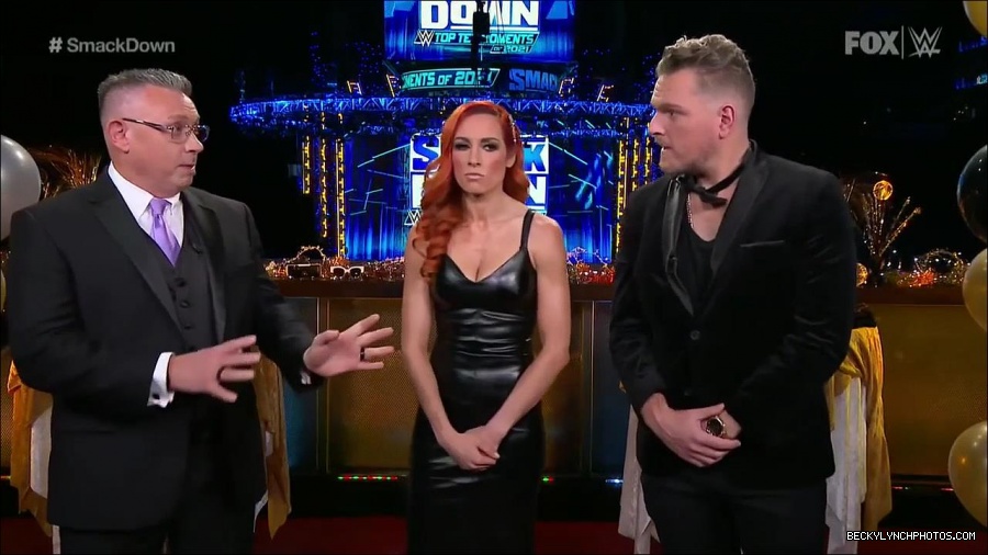 WWE_Friday_Night_SmackDown_2021_12_31_WWE_s_Top_Ten_Moments_Of_2021_720p_HDTV_x264-NWCHD_mp4_004327461.jpg