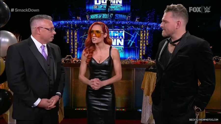 WWE_Friday_Night_SmackDown_2021_12_31_WWE_s_Top_Ten_Moments_Of_2021_720p_HDTV_x264-NWCHD_mp4_004457058.jpg