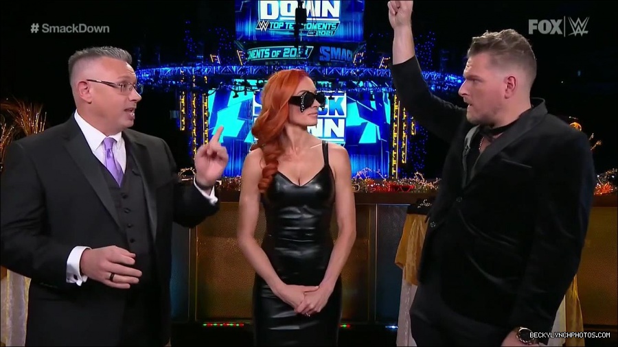 WWE_Friday_Night_SmackDown_2021_12_31_WWE_s_Top_Ten_Moments_Of_2021_720p_HDTV_x264-NWCHD_mp4_004687222.jpg