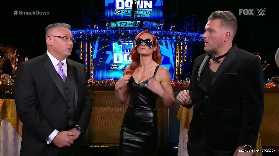 WWE_Friday_Night_SmackDown_2021_12_31_WWE_s_Top_Ten_Moments_Of_2021_720p_HDTV_x264-NWCHD_mp4_004691626.jpg
