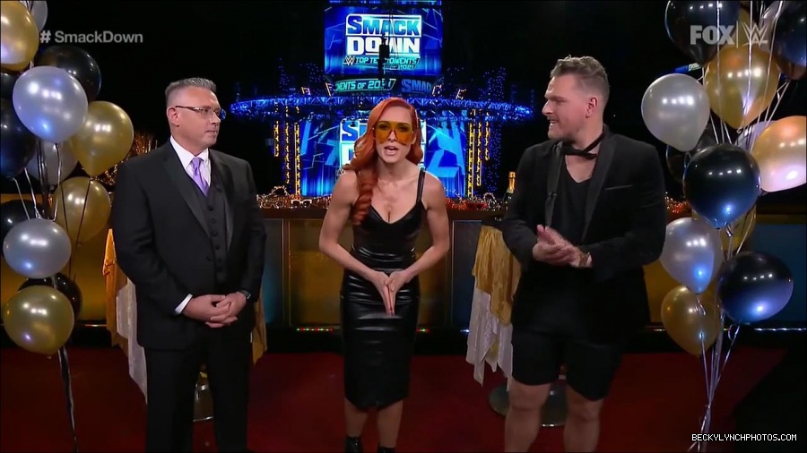 WWE_Friday_Night_SmackDown_2021_12_31_WWE_s_Top_Ten_Moments_Of_2021_720p_HDTV_x264-NWCHD_mp4_005251752.jpg