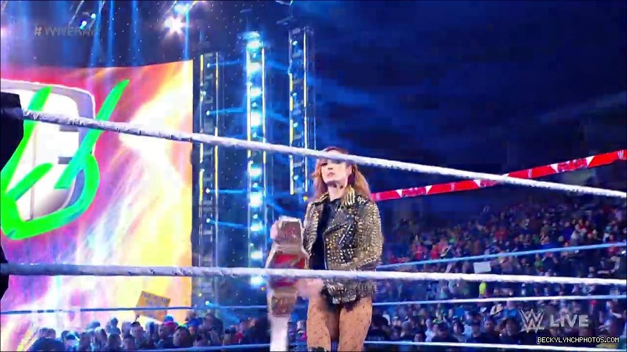 WWE_RAW_17th_Jan_2022_720p_WEBRip_h264-TJ_mp4_000142859.jpg