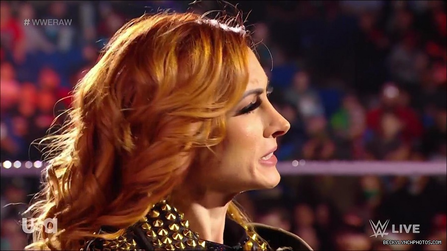 WWE_RAW_17th_Jan_2022_720p_WEBRip_h264-TJ_mp4_000204120.jpg