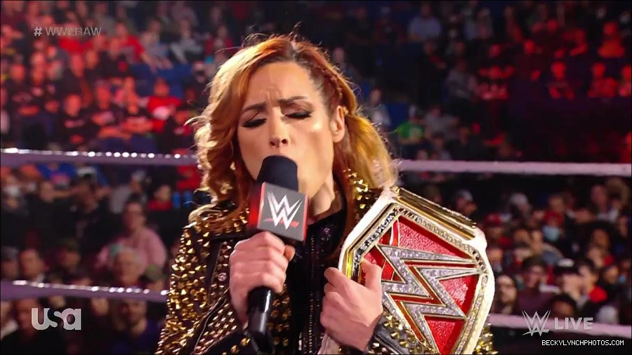 WWE_RAW_17th_Jan_2022_720p_WEBRip_h264-TJ_mp4_000256572.jpg