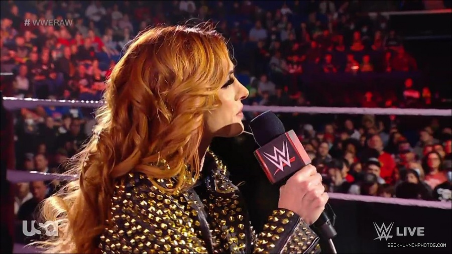 WWE_RAW_17th_Jan_2022_720p_WEBRip_h264-TJ_mp4_000258574.jpg