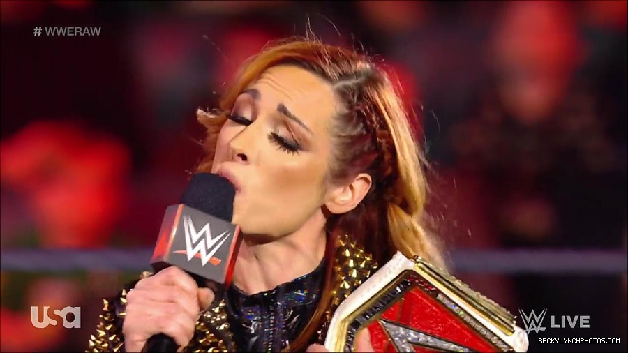 WWE_RAW_17th_Jan_2022_720p_WEBRip_h264-TJ_mp4_000285401.jpg