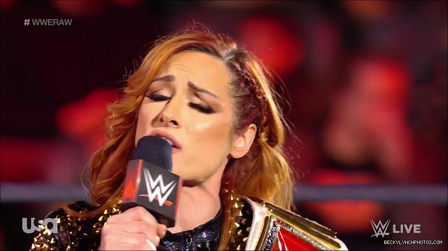 WWE_RAW_17th_Jan_2022_720p_WEBRip_h264-TJ_mp4_000287403.jpg