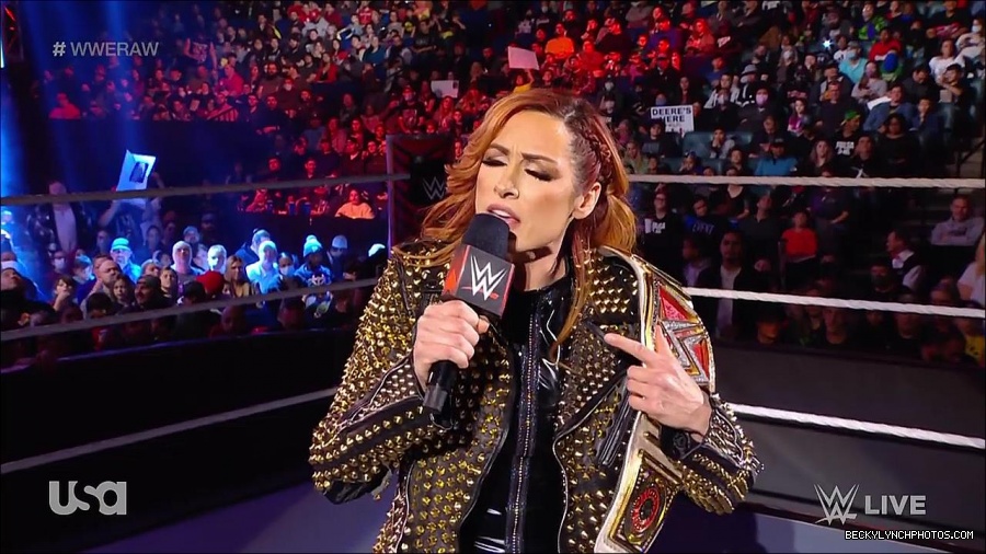 WWE_RAW_17th_Jan_2022_720p_WEBRip_h264-TJ_mp4_000294610.jpg