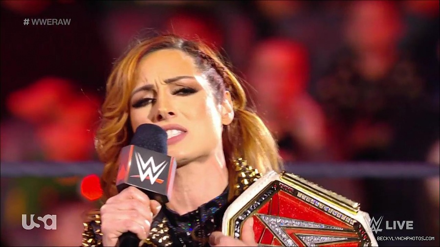 WWE_RAW_17th_Jan_2022_720p_WEBRip_h264-TJ_mp4_000298214.jpg