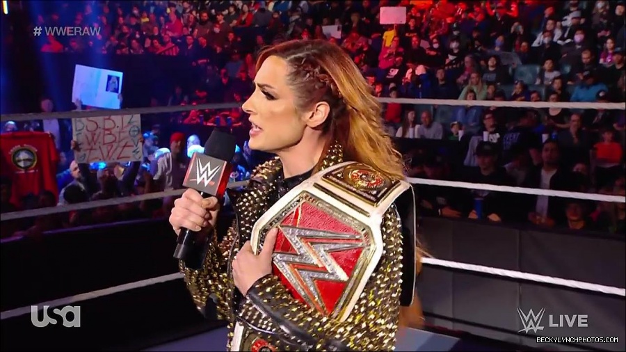 WWE_RAW_17th_Jan_2022_720p_WEBRip_h264-TJ_mp4_000312628.jpg