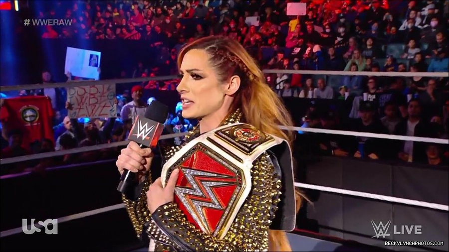 WWE_RAW_17th_Jan_2022_720p_WEBRip_h264-TJ_mp4_000313029.jpg