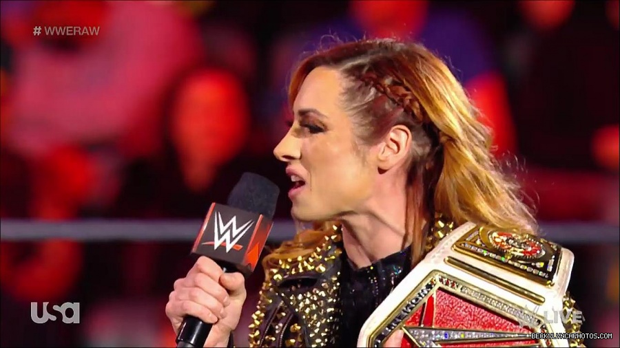 WWE_RAW_17th_Jan_2022_720p_WEBRip_h264-TJ_mp4_000346662.jpg