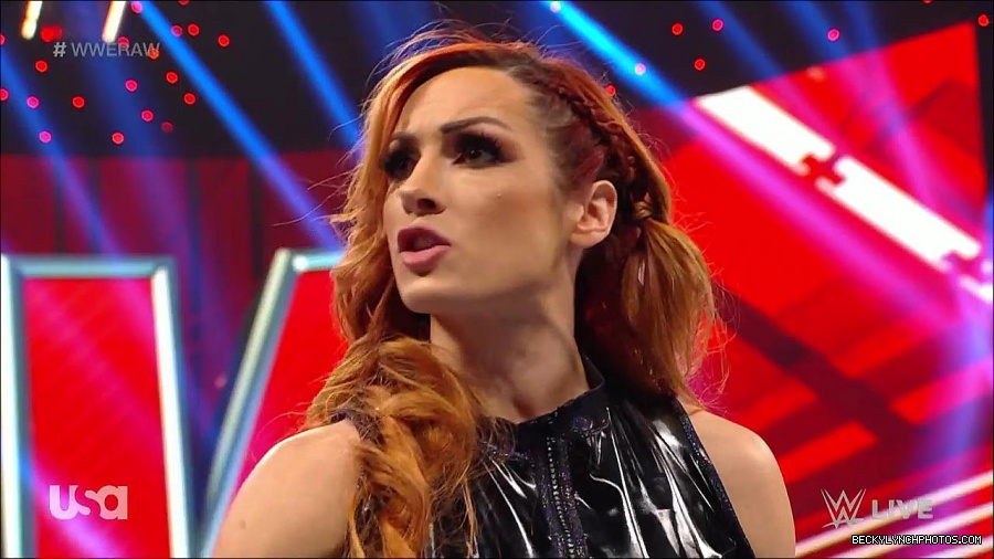 WWE_RAW_17th_Jan_2022_720p_WEBRip_h264-TJ_mp4_000727197.jpg