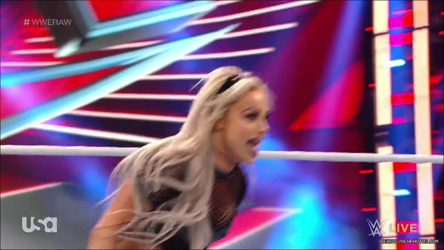 WWE_RAW_17th_Jan_2022_720p_WEBRip_h264-TJ_mp4_000759629.jpg
