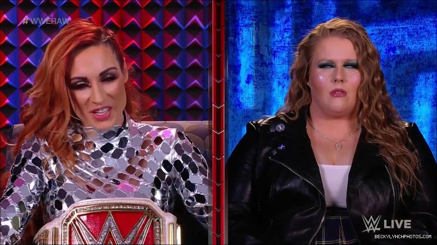 WWE_Monday_Night_Raw_2022_01_24_720p_HDTV_x264-NWCHD_mp4_005628762.jpg